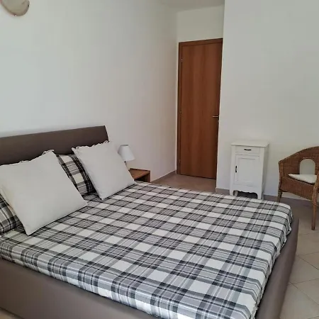 La Casa Gialla, Con Splendido Terrazzo Vakantiehuis