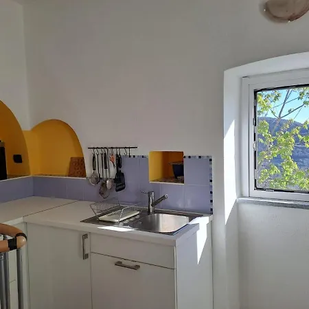 La Casa Gialla, Con Splendido Terrazzo Vakantiehuis