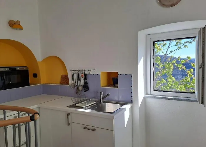 La Casa Gialla, Con Splendido Terrazzo Vakantiehuis